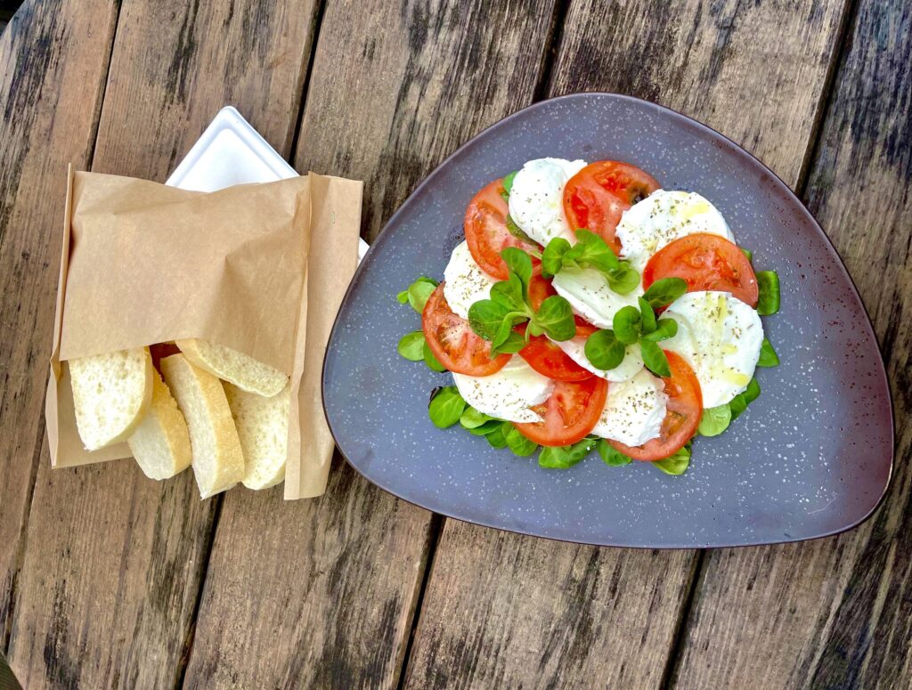 La nostra Bottega del Dahu ti aspetta per pranzi, aperitivi e merende gustose!